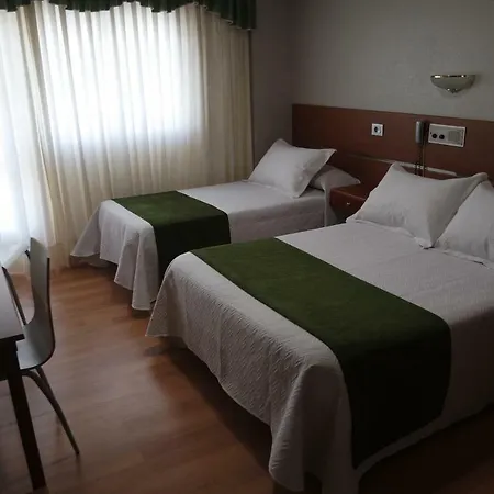 Canaima Hotel 2*
